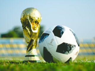 W杯で実際にあった“呪い”事件がヤバすぎる！ ニュンガの呪いと謎の儀式、降霊術とニワトリの血で…