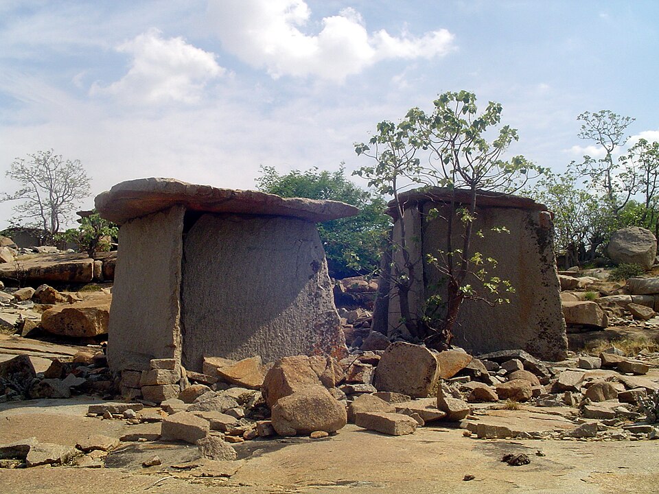 インドの辺境に「小人の村」が実在した? 1000の石の家を建てた“失われた種族”の正体とは?の画像3