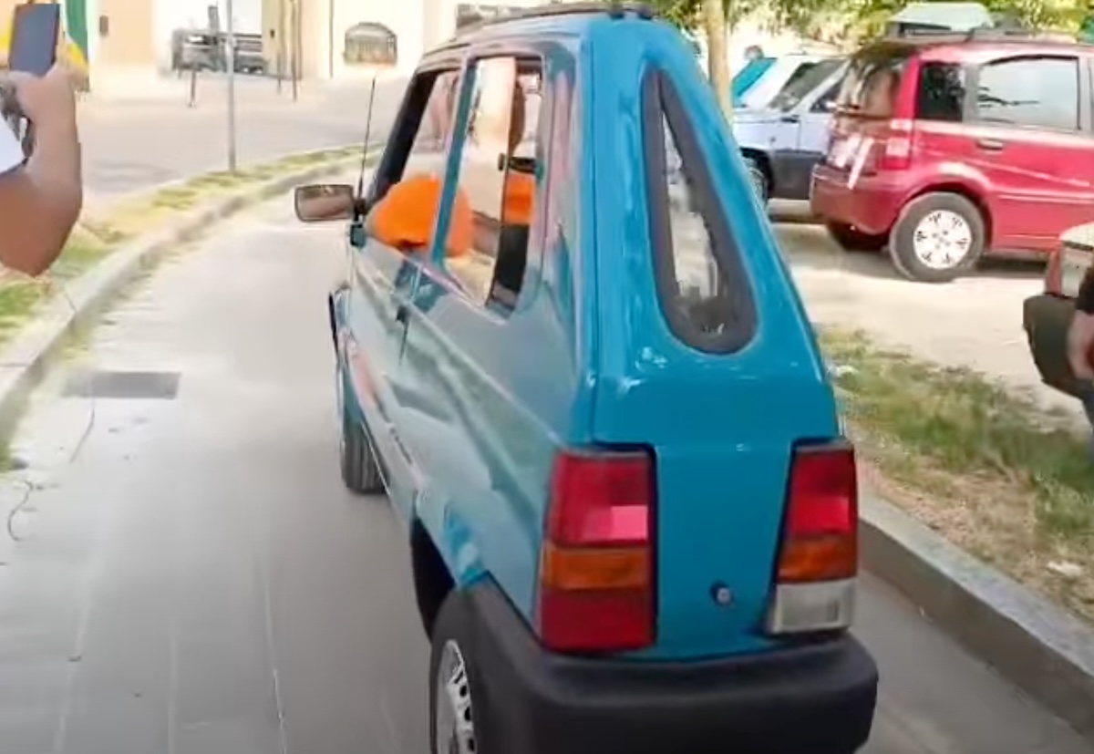 目がバグる… 不安になるほど細い車がヤバい!イタリアの職人が生んだ“世界一細いフィアット”の正体の画像2