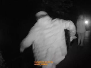 【戦慄映像】呪われた橋で“見えない何か”に石を投げられる！YouTuberが捉えた恐怖の瞬間＝イギリス