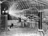 天才ニコラ・テスラは時空を超えていた!? 1895年に起きた“失われたタイムトラベル実験”