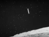 火星の空に浮かぶ「葉巻型UFO」―NASA探査機が捉えた“異常な存在”