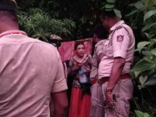毒蛇の森で7年間…インドの洞窟で“瞑想生活”を送ったロシア人母子の衝撃！不法滞在の果てに強制送還へ