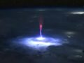宇宙から見た「巨大な赤いクラゲ」、雷雲の上で輝く超高層雷放電「スプライト」の姿