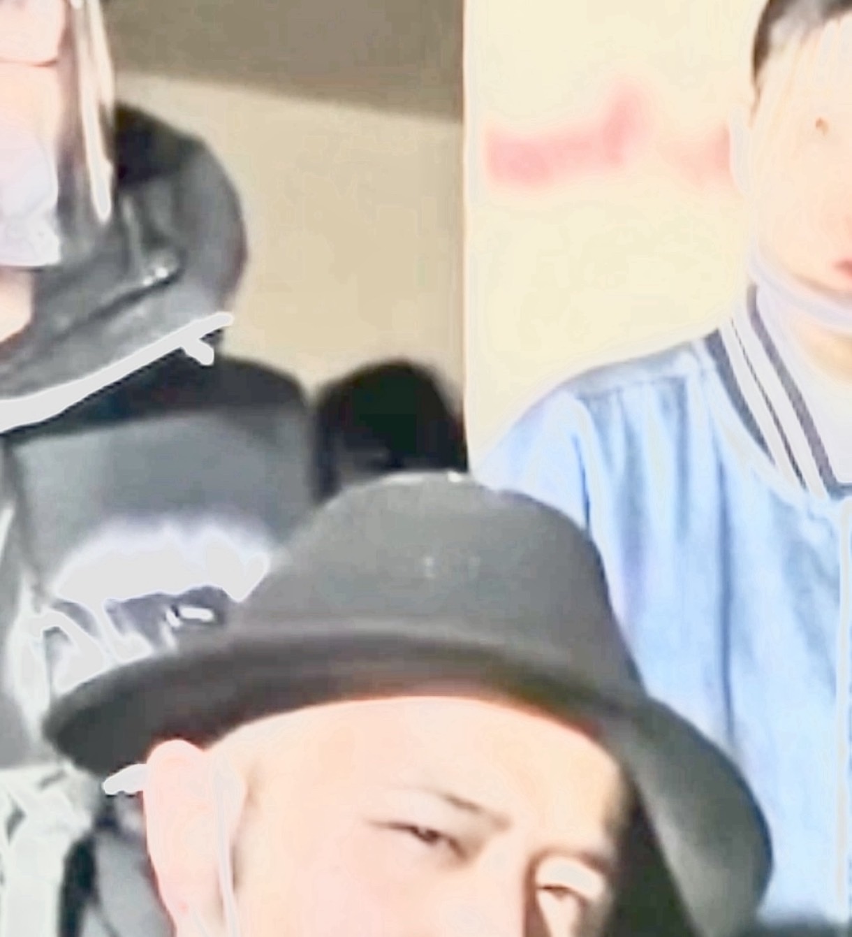 【衝撃心霊映像】現役教師オカルト系YouTuber「うえまつそう」に取り憑いた“おかっぱの女”… 4年で33kg激ヤセ、配信中に映り込んだ黒髪の霊の画像2