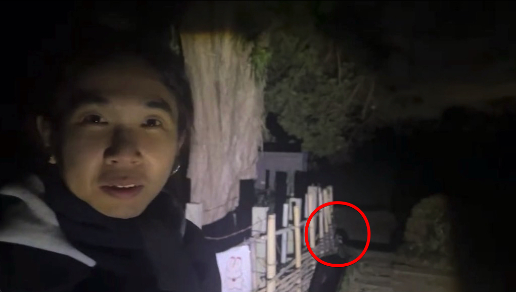 【衝撃心霊映像】現役教師オカルト系YouTuber「うえまつそう」に取り憑いた“おかっぱの女”… 4年で33kg激ヤセ、配信中に映り込んだ黒髪の霊の画像3