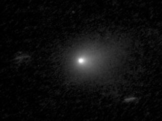 恒星間天体「3I/ATLAS」は自ら“発光”している？―ハーバード大教授が提唱する「原子力宇宙船」説
