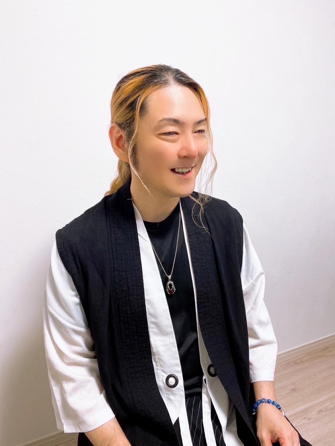 【独占インタビュー】予約2年待ちの霊能者「岡本雅之」が明かす“運命の変え方”! 人生の選択肢を増やす『超次元エネルギー』とは?の画像5