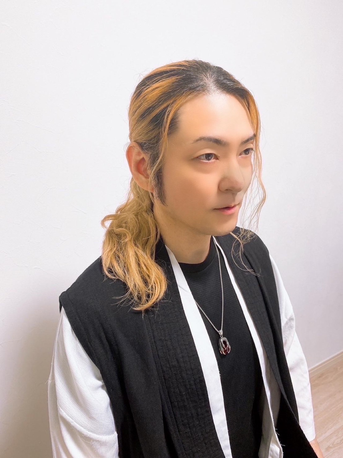 【独占インタビュー】予約2年待ちの霊能者「岡本雅之」が明かす“運命の変え方”! 人生の選択肢を増やす『超次元エネルギー』とは?の画像2