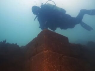 ノアの方舟の近くに沈む“謎の水中都市”が聖書の物語を書き換えるのか？1万2000年前の真実とは