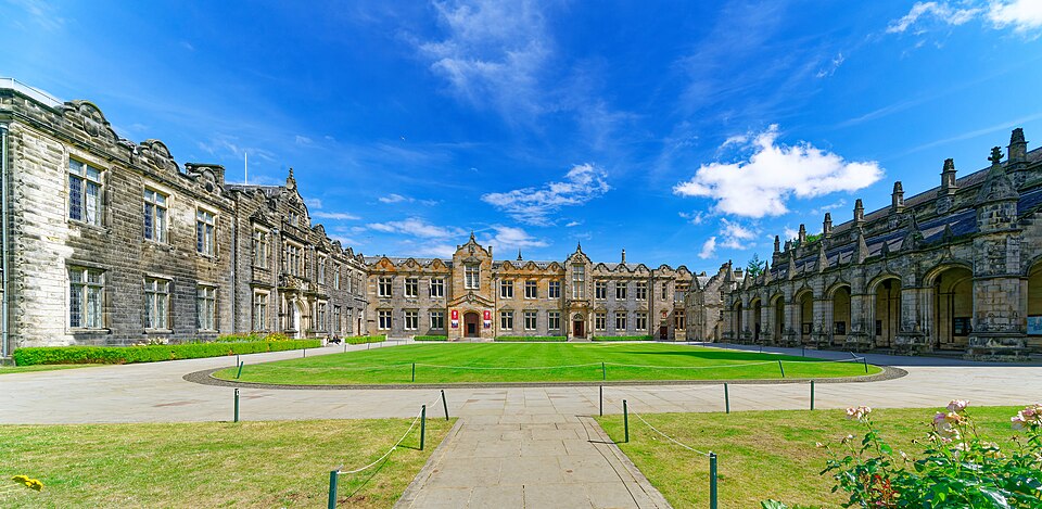 ハロウィンの夜、背筋を凍りつかせる“世界の怪談”10選!「目がない看護師」「生肉を吊るす男」… の画像2