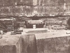 ギザのピラミッド近郊に眠る“エジプトのエリア51” ― 軍が60年間隠蔽してきた「星への入り口」の謎