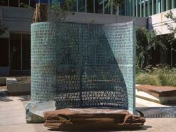 CIA本部に眠る“世界一有名な未解読暗号”「クリプトス」― 35年の時を経て暴かれた“意外すぎる真相”