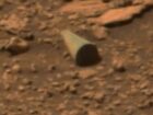 火星の地表に突き刺さる“謎の円錐” ― 探査機キュリオシティが撮影した「ありえない遺物」の正体とは