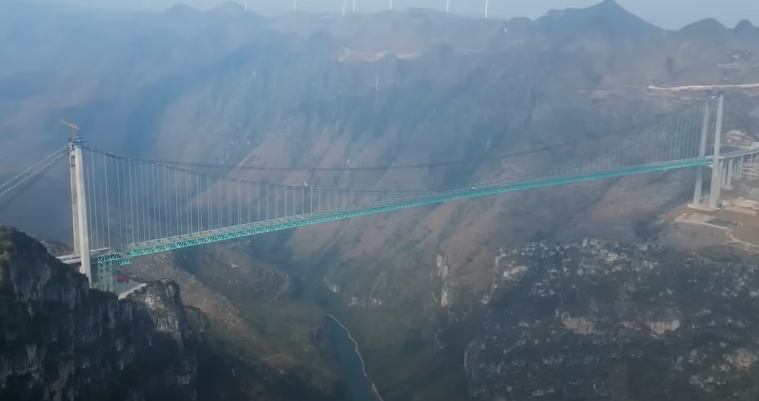 中国に“世界で最も高い橋”が完成 ― 東京スカイツリーに匹敵の高さ… 2時間の絶壁ドライブがわずか2分にの画像1