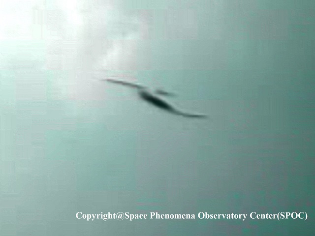 米上空に“鳥型UFO”編隊が出現 ― 2機の謎の物体を従え飛行、その正体とは… かつては日本でも“騎士型”の異形UFOが!の画像2