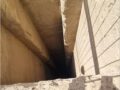 ギザ台地で3本の垂直トンネルを発見