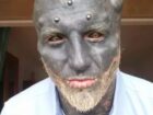 【閲覧注意】鼻と耳を切除し、全身を黒く染めた男「ブラック・エイリアン計画」の現在地