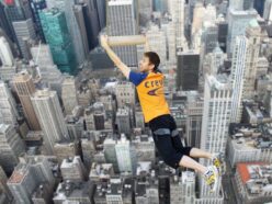 世界最恐のお化け屋敷で“モンスターを怖がらせる”女性… 「恐怖」という感情が“脳から消えた”人々のヤバすぎる日常