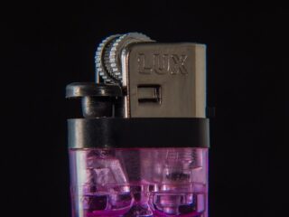 胃の中から“30年前のライター”を摘出！滑って掴めない… 医師が頼った「意外すぎる秘密兵器」