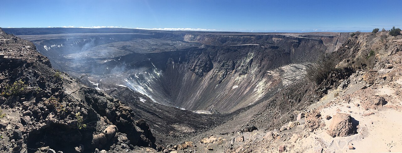 【衝撃映像】監視カメラが「最期」を迎える瞬間が怖すぎる… キラウエア火山の噴火に飲み込まれる2分間の画像2