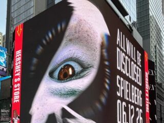 スピルバーグ監督の最新作『Disclosure（ディスクロージャー）』、謎めいたポスターが話題に ― UFO隠蔽の真実に迫るのか