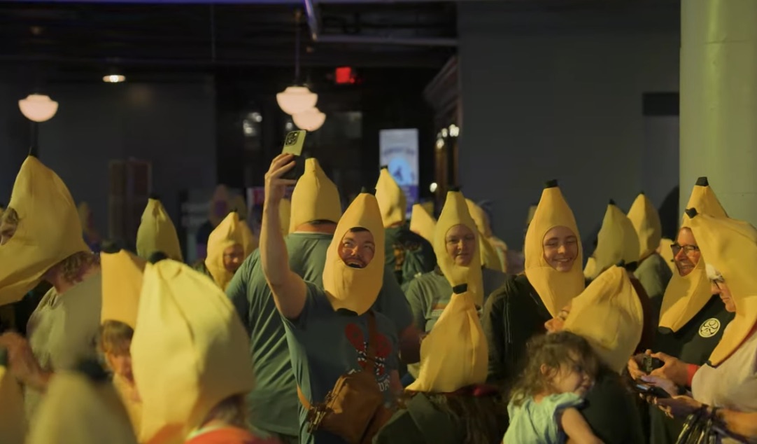 2025年に認定された「ヤバすぎるギネス世界記録」眼球が19mm飛び出す男、舌の長さ10cmの女性の画像6