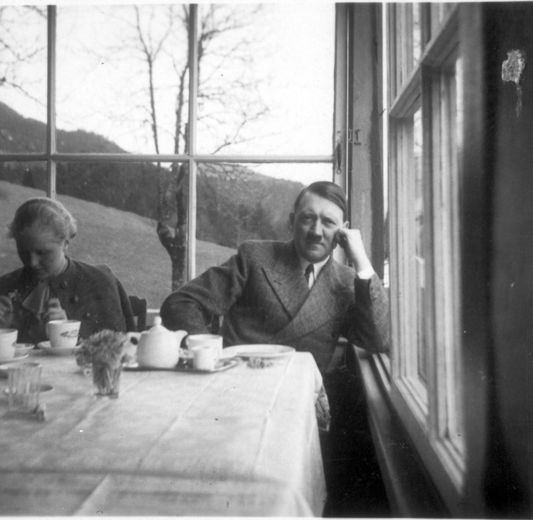 ヒトラーの「秘密の日記」を屋根裏から発見！？ ディートリヒへの歪んだ愛と冷酷な記述の画像4