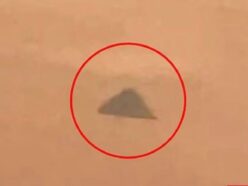 鉱山作業員が「完璧な三角形」のUFOを目撃。早朝の空を疾走する謎の飛行物体＝オーストラリア