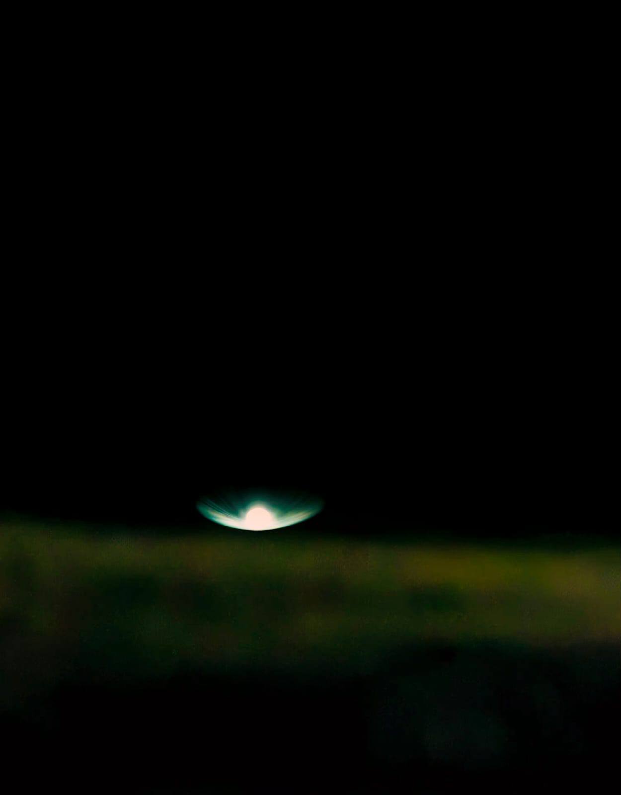 深夜に「真っ白な光柱」が出現！ 暗闇を切り裂く圧倒的ビームの正体とは？＝アルゼンチンの画像2