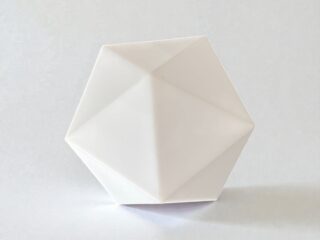 空間を整えるという選択 —— 据え置き型デジタルお守り「まもりだま〜龍」登場【TOCANA限定】