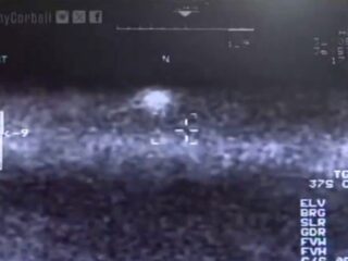 【衝撃】シリア上空で米軍ドローンを翻弄し、超高速で消えた“キノコ型UFO”の戦慄