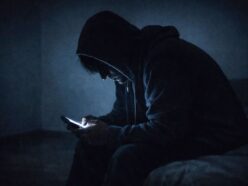 AIカウンセラーがあなたを追い詰める!? 「共感ごっこ」と「無責任な肯定」が招くデジタル・セラピーの罠