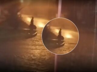 深夜の豪雨の中に現れた「小人」の正体は!? アルゼンチンの住宅街で撮影された不気味な映像にSNS騒然