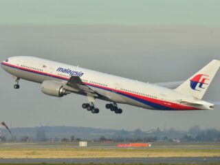 「燃えながら墜落する機体を見た」マレーシア航空370便（MH370）失踪事件、衝撃の目撃証言が再注目