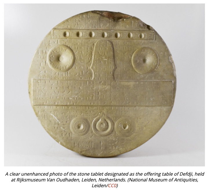 まるで航空機の計器盤… 4600年前のエジプトで作られた謎の石板「デフジの供物台」はオーパーツなのか?の画像1