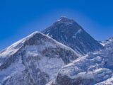 エベレストのガイドが登山客に“毒”を盛っていた！ 32億円を騙し取った“悪魔のビジネスモデル”がエグすぎる…