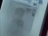 【心霊映像】ATMで「子どもの幽霊」を撮影!? 深夜に現れた動く“黒い影”の正体とは＝メキシコ