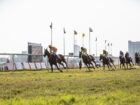1964年の手紙「クリスマスの名の馬に賭けろ」→奇跡の優勝！ イギリスで起きた“時空を超えた競馬予想”の鳥肌が立つシンクロニシティ