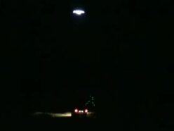 【動画】車の真上に静止したUFOが「緑のレーザー」で車体をスキャンしていた！？ ミシガン州で激撮された近接遭遇
