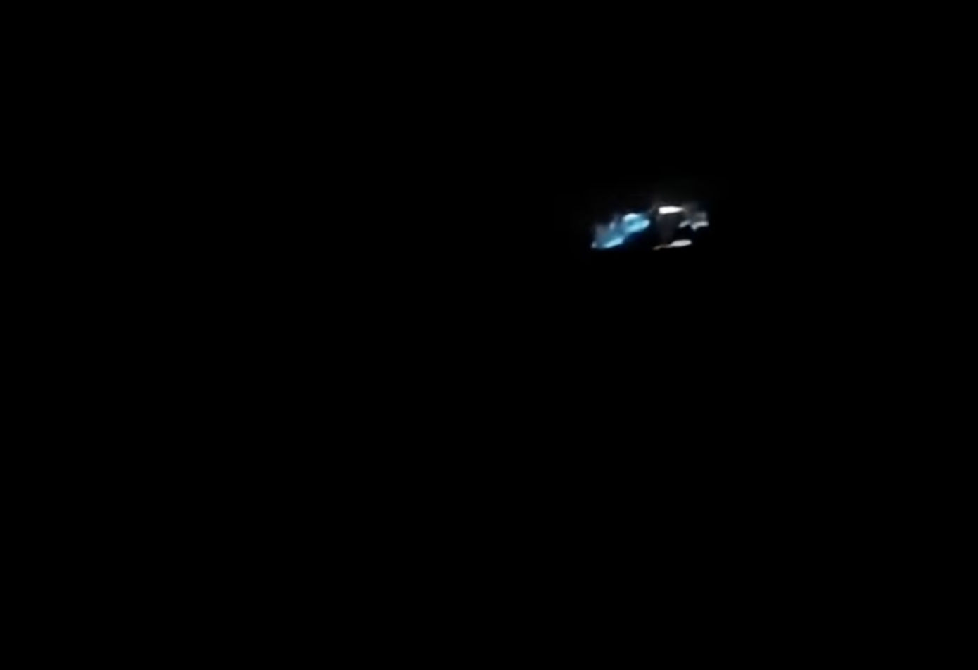 【UFO映像】メキシコの夜空に光る円盤が出現! 投稿者の不気味なメッセージと、ネットで勃発したドローン&AIフェイク論争の画像1