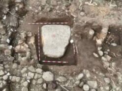 メキシコで未知の「巨大モノリス（一枚岩）」が出土！ マヤ文明初期の遺跡と一致しない特異な石造プラットフォームの謎