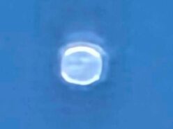 6時間動かず浮かんだ「発光する球体」!? コロラド上空に現れた正体不明物体の目撃談【UFO・UAP】