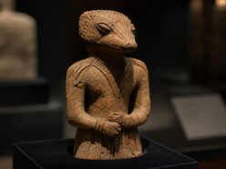 紀元前7000年の「トカゲ顔」土偶が語る蛇神信仰、なぜ現代は「爬虫類人」にすり替わったのか