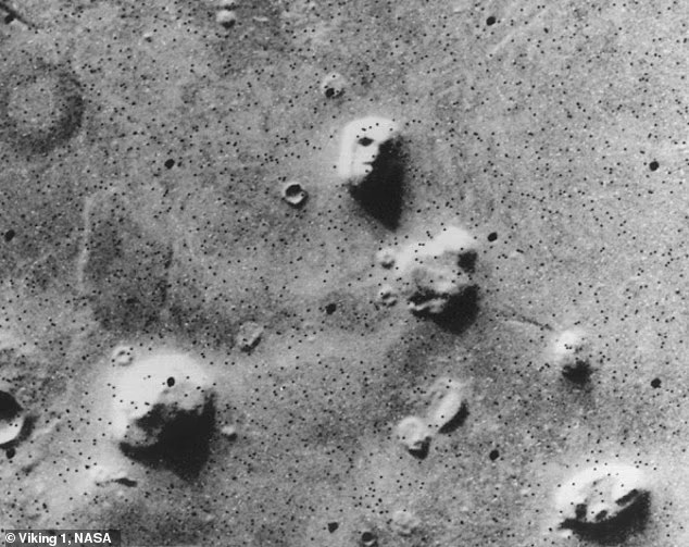 火星の人面岩もピラミッドも古代の"波打ち際"に並んでいた!? NASA画像が呼び覚ます失われた都市説の画像1