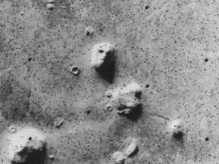 火星の人面岩もピラミッドも古代の”波打ち際”に並んでいた!? NASA画像が呼び覚ます失われた都市説