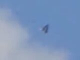 V字形UFO出現！ オハイオ州上空に現れた金属光沢の飛行物体、頂点に“窓”！？「中に何かがいる」可能性