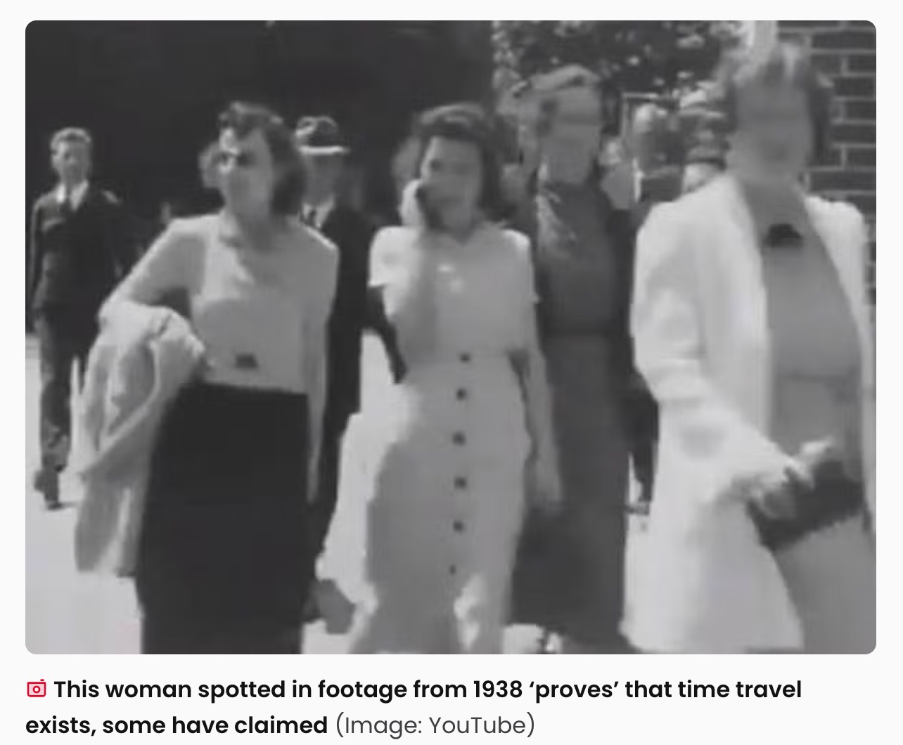 1936年の写真に写った「携帯電話を持つ男」はタイムトラベラーか? 1938年の映像・1670年の名画にも飛び火の画像3