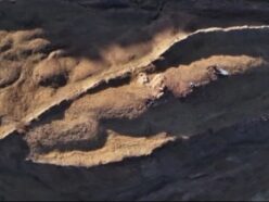 【ノアの方舟】掘削ドリルの刃が砕けた!? 伝説の船形地層の地下18mから「有機物層」と謎の空洞