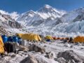 登山者の尿でエベレスト氷河が溶ける？ 氷150トン試算